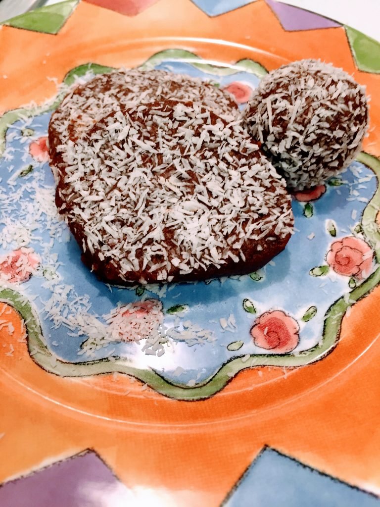 Raw Gingerbread Cookie Balls